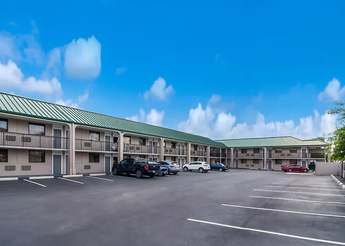 Motel: The Townhouse Inn